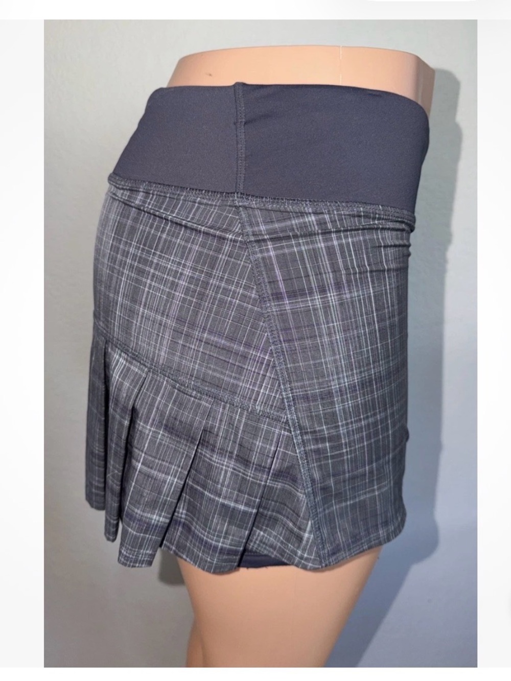 Lululemon gray plaid tennis running pace setter skirt - 8